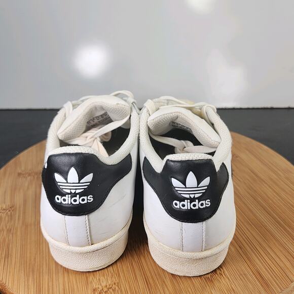 Women's Adidas Superstar Sz 7.5 010388 White Black Leather Casual Sneakers - Picture 2 of 9